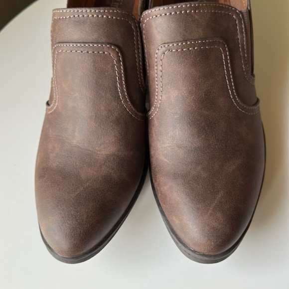 EuroSoft Abeline Ankle Boot Vegan Leather Stitching Details Comfort Slip On - Picture 8 of 17